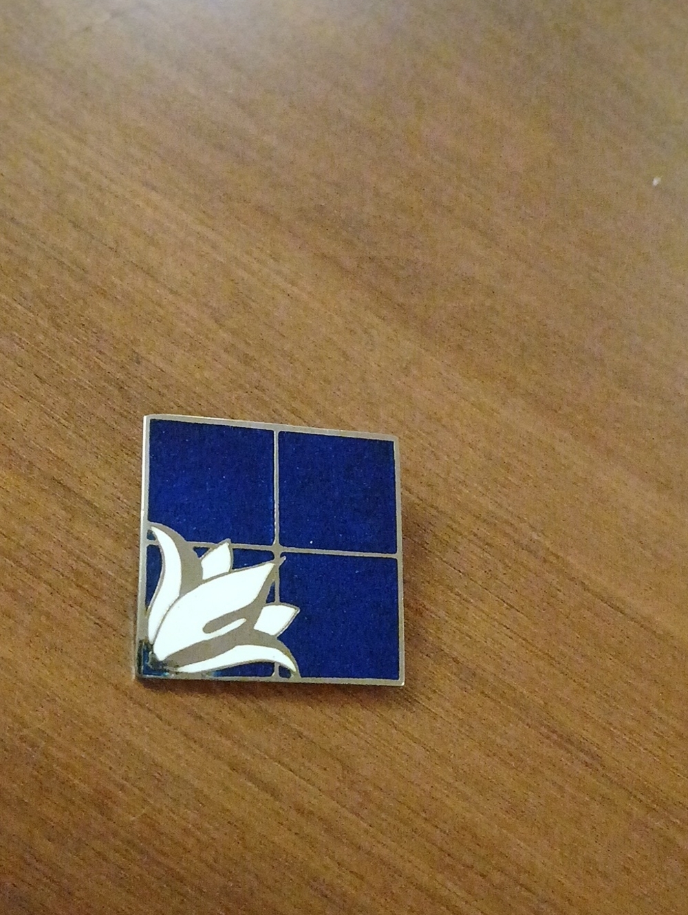 Vintage Signed R.West Blue Tile Floral Accent Wall Decor Pin / Brooch 1"